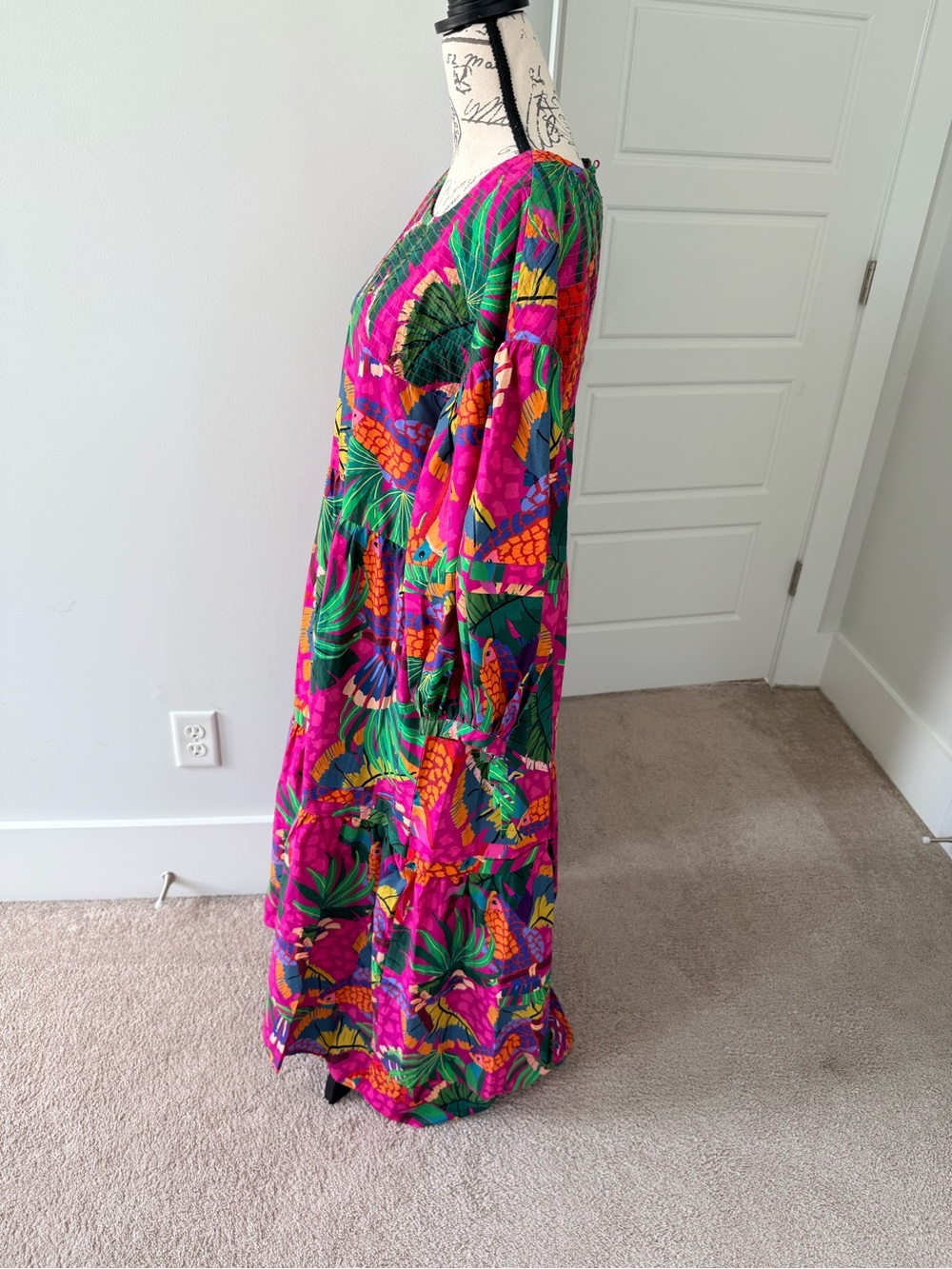 Like New FARM Rio Vibrant Fuchsia Tropical Print Puff Sleeve Maxi/Midi Dress - Picture 4 of 11